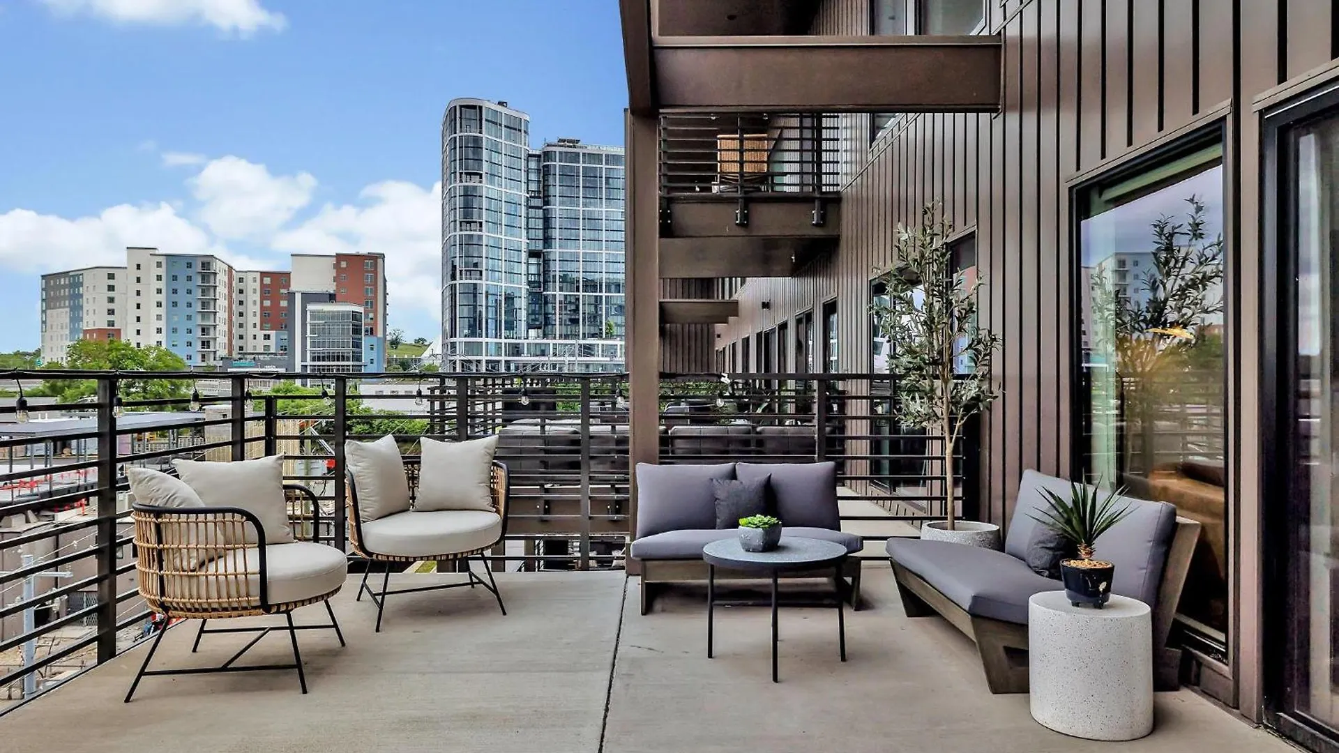 Nashville - 635 7Th Ave S Unit 610